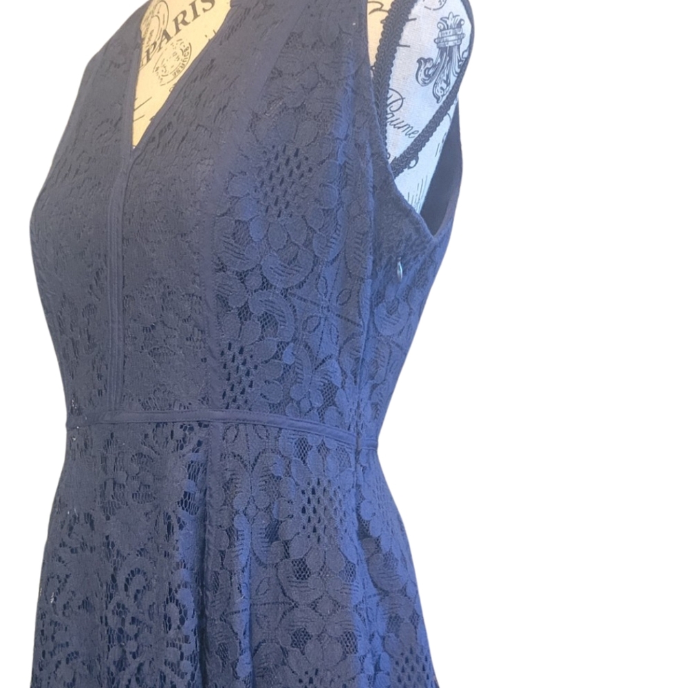 LAUREN CONRAD NAVY LACY COCKTAIL DRESS SIZE 10 BEAUTIFUL 😍 - Picture 9 of 11